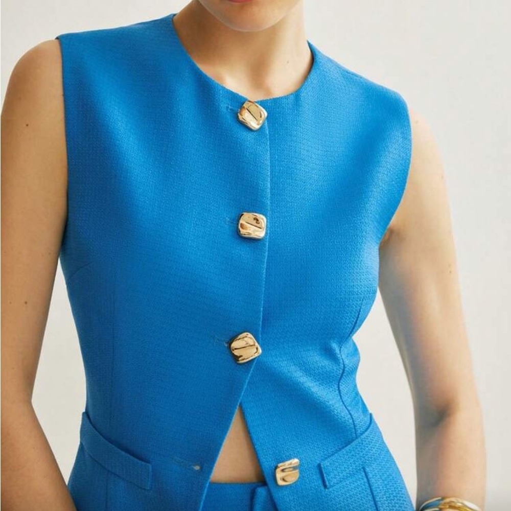 Sleeveless Blue Tailored Vest and Shorts Set - Picture 5 of 7